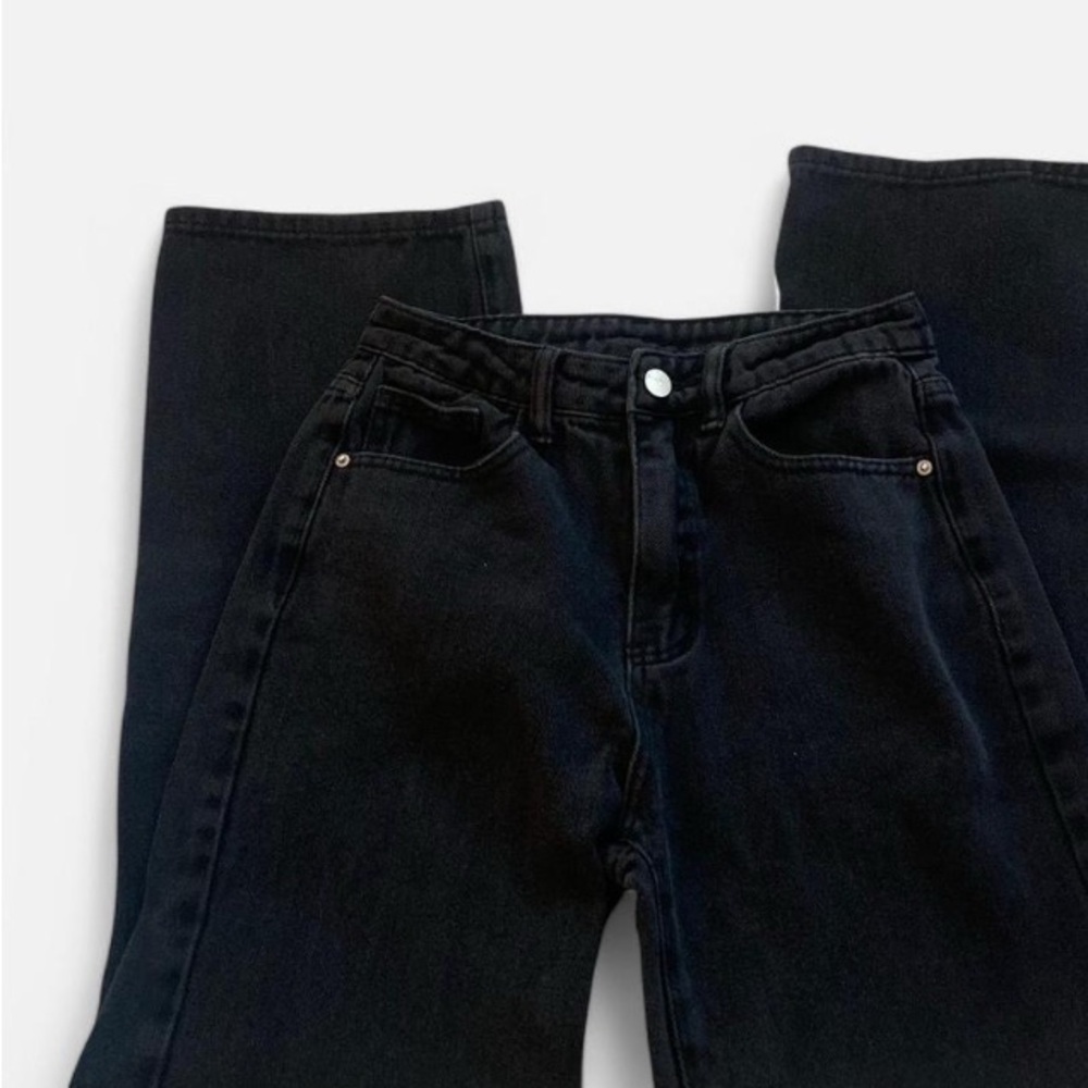black mid-rise straight leg jeans